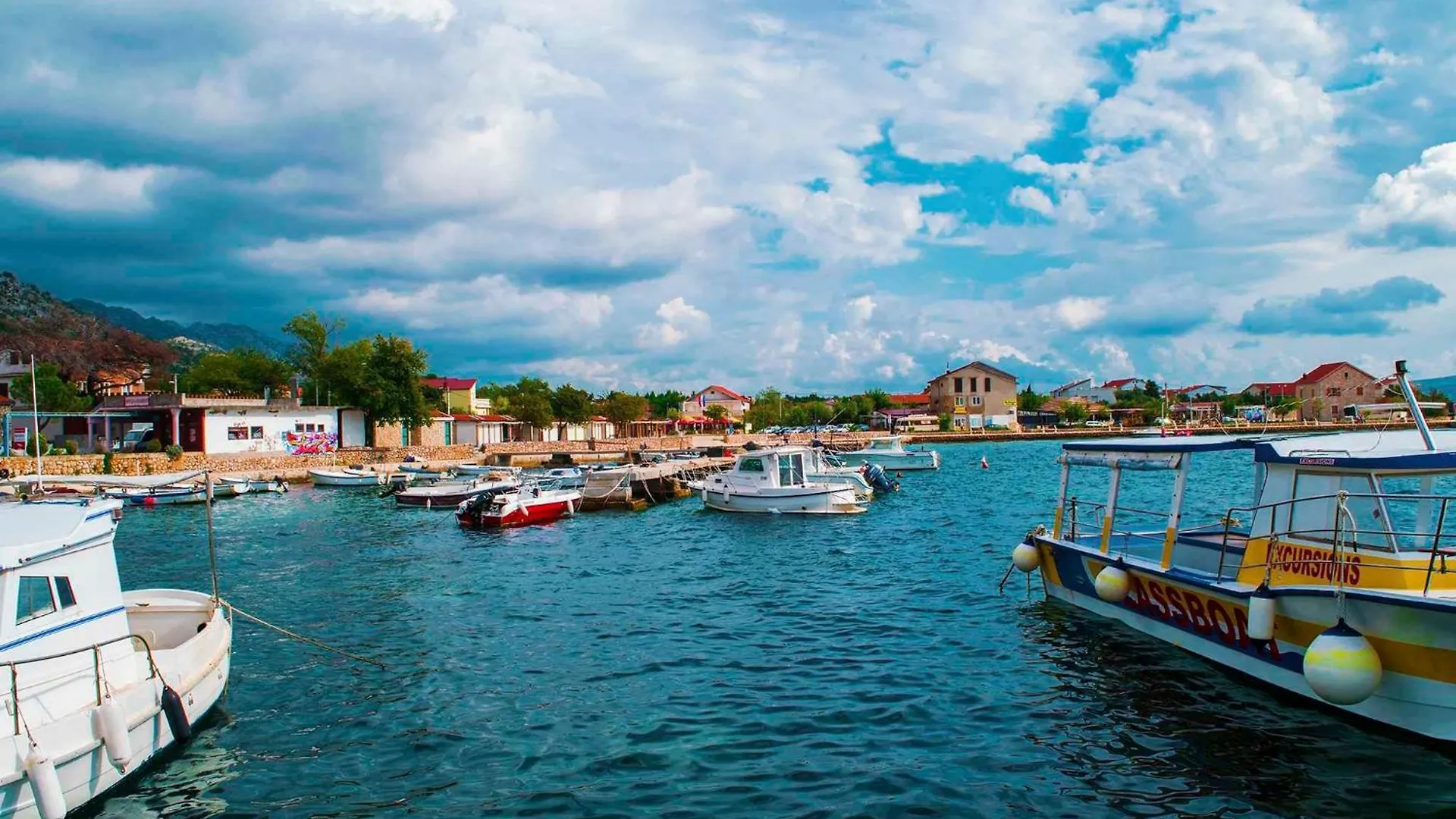 Apartment In Starigrad-Paklenica 44023